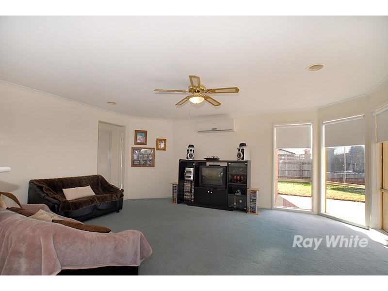 18 Lighthorse Crescent, Narre Warren South VIC 3805