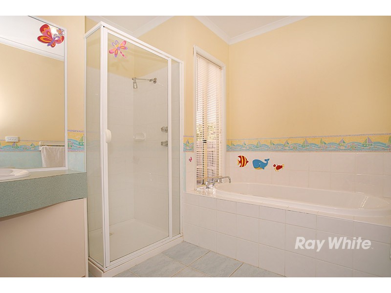 18 Lighthorse Crescent, Narre Warren South VIC 3805