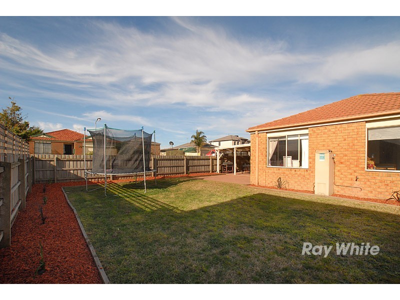 18 Lighthorse Crescent, Narre Warren South VIC 3805