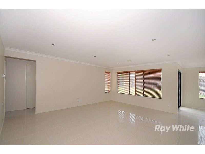 4 Honeyeater Grove, Narre Warren VIC 3805