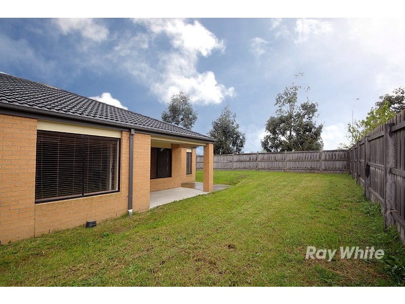 4 Honeyeater Grove, Narre Warren VIC 3805