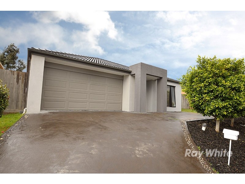 4 Honeyeater Grove, Narre Warren VIC 3805