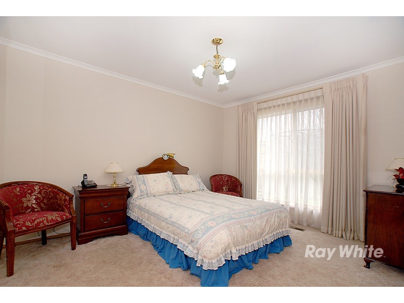 42 Tarcoola Drive, Narre Warren VIC 3805