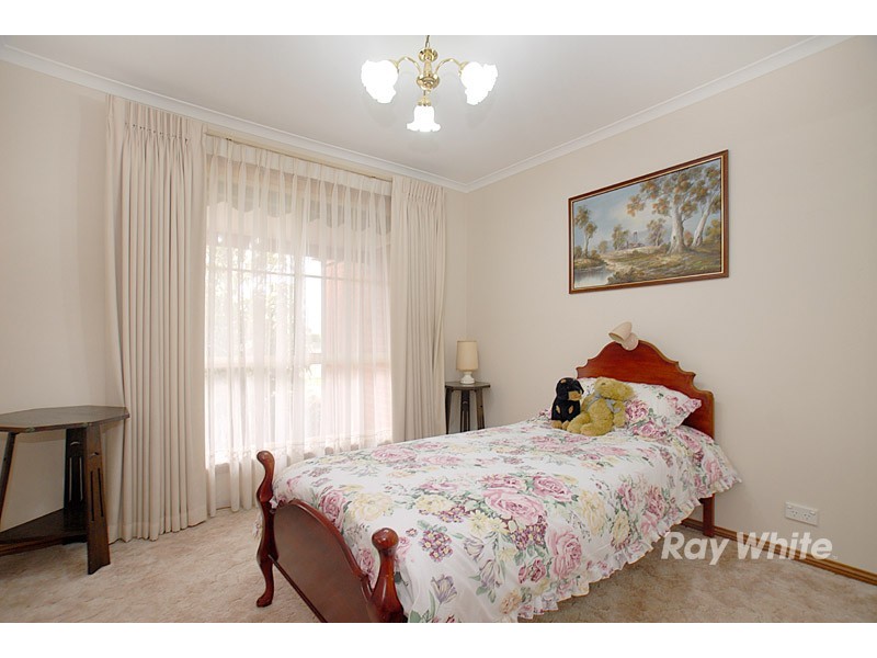 42 Tarcoola Drive, Narre Warren VIC 3805