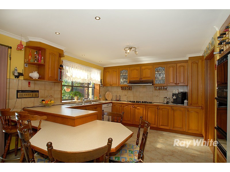 2 Huckson Rise, Dandenong North VIC 3175