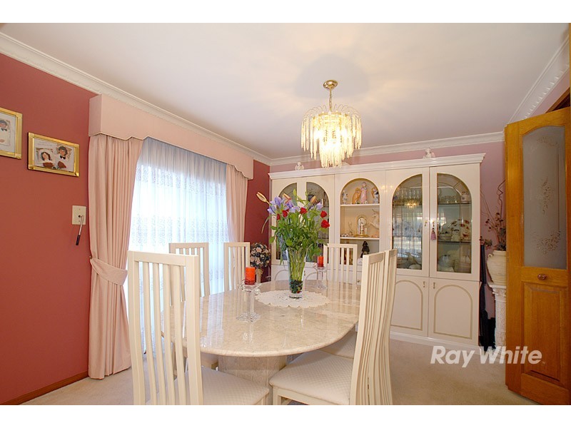 2 Huckson Rise, Dandenong North VIC 3175