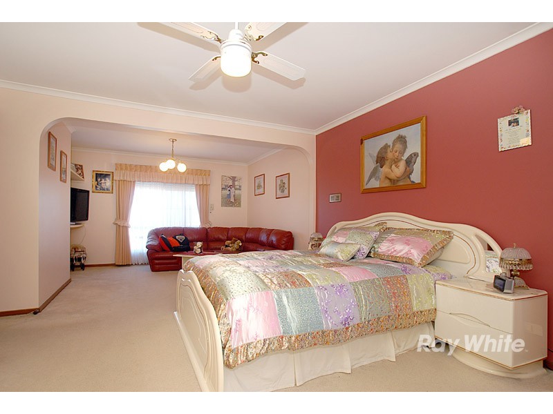 2 Huckson Rise, Dandenong North VIC 3175