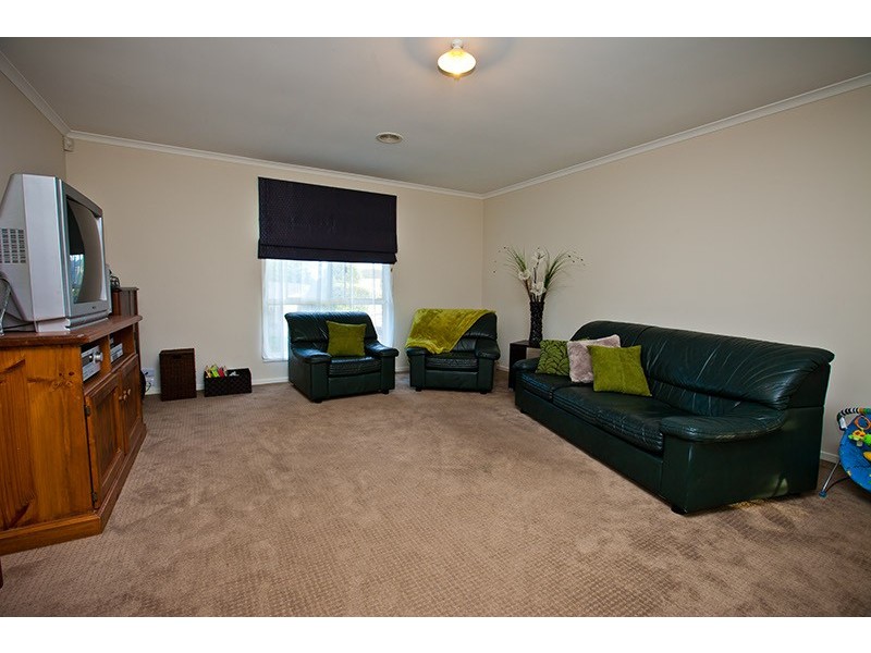 9 Gilbert Place, Berwick VIC 3806