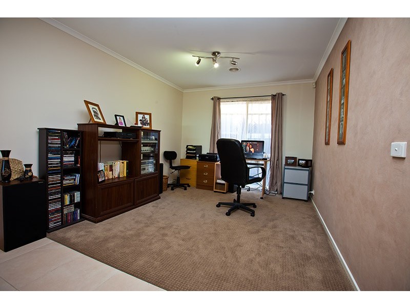 9 Gilbert Place, Berwick VIC 3806