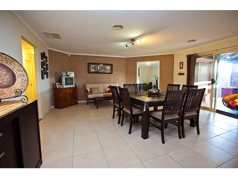 9 Gilbert Place, Berwick VIC 3806