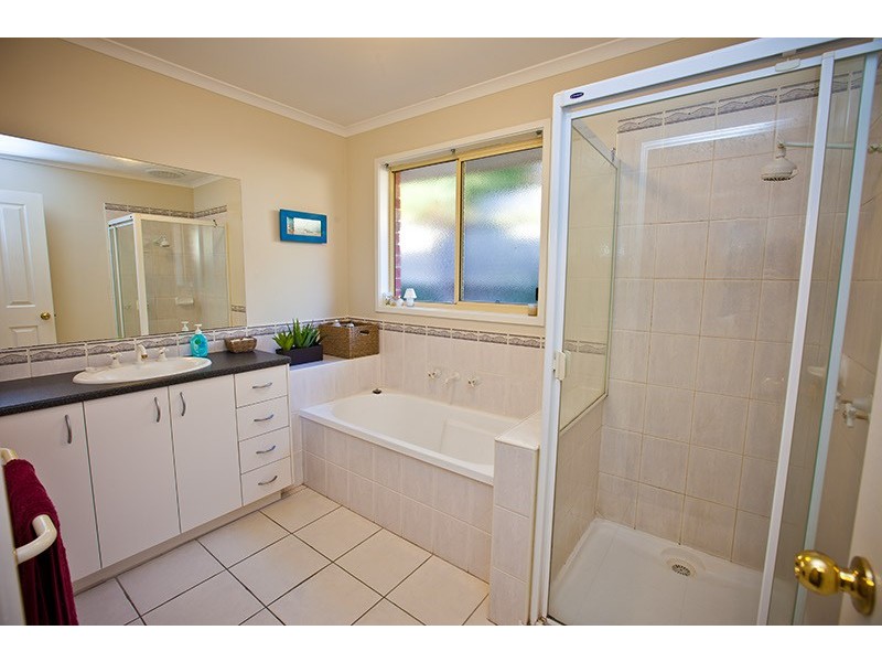 9 Gilbert Place, Berwick VIC 3806