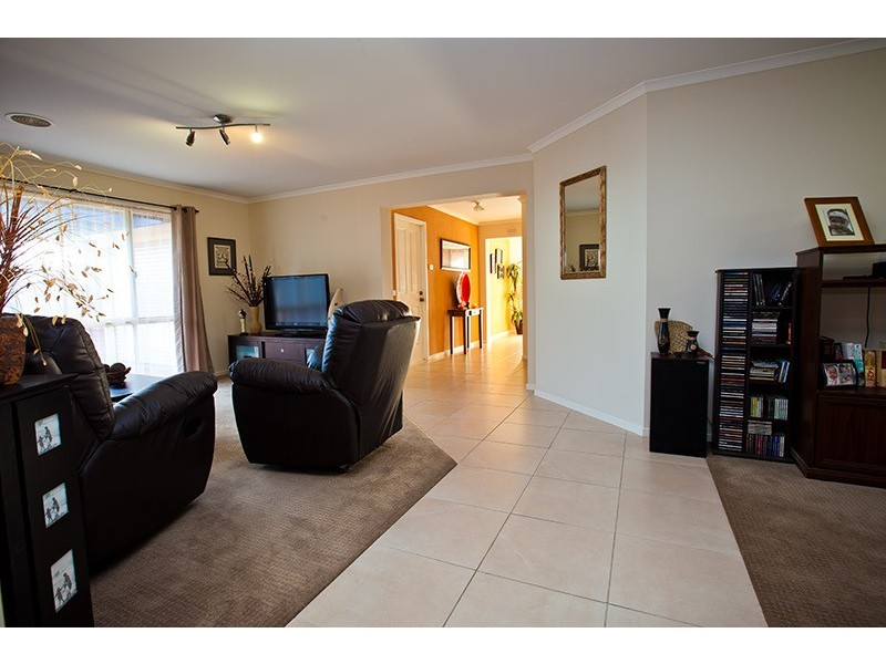 9 Gilbert Place, Berwick VIC 3806