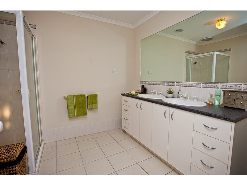 9 Gilbert Place, Berwick VIC 3806