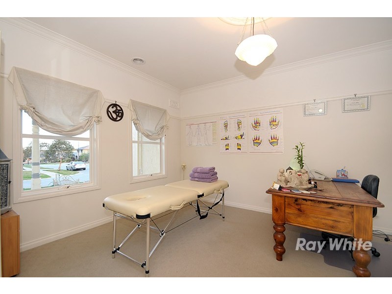 9 McNair Court, Berwick VIC 3806