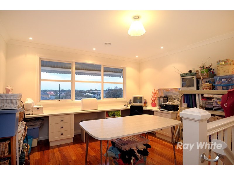 9 McNair Court, Berwick VIC 3806