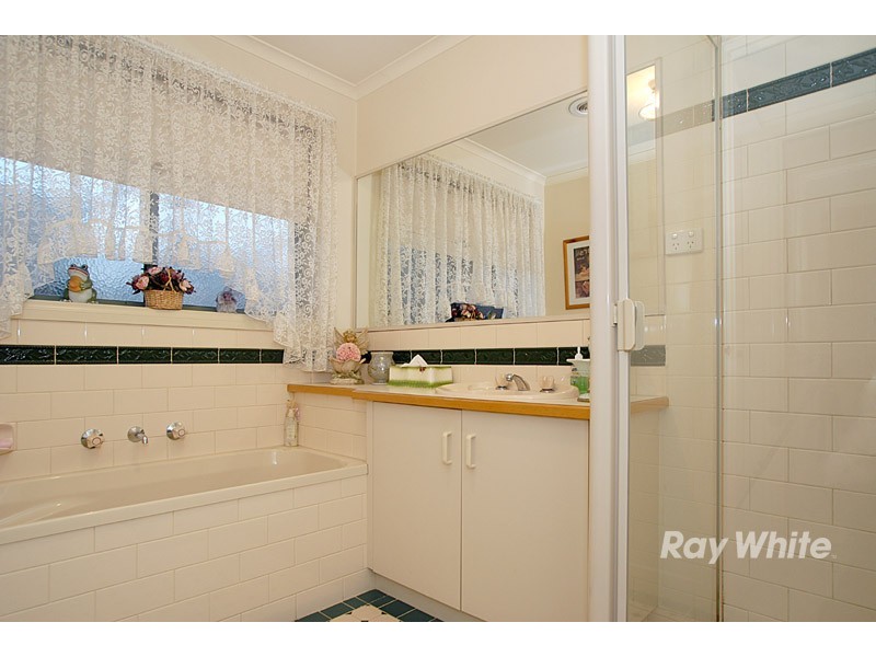21 Wood Road, Narre Warren South VIC 3805