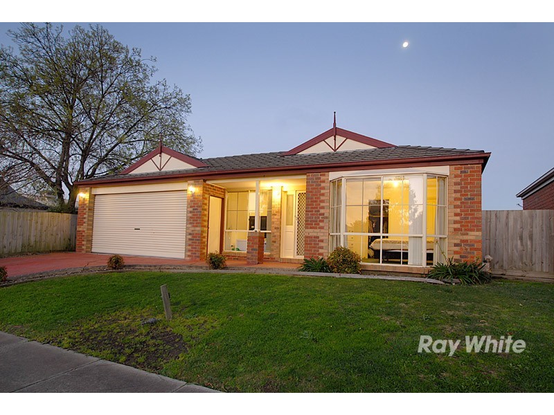 8 Grand Arch Way, Berwick VIC 3806