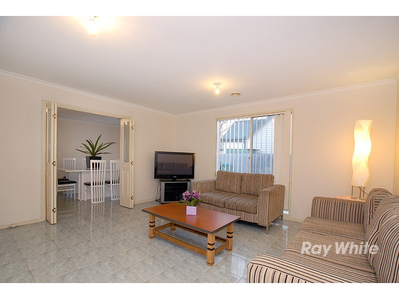 8 Grand Arch Way, Berwick VIC 3806