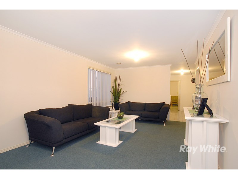 8 Grand Arch Way, Berwick VIC 3806