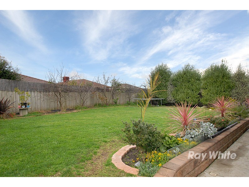 9 Bogong Close, Hallam VIC 3803