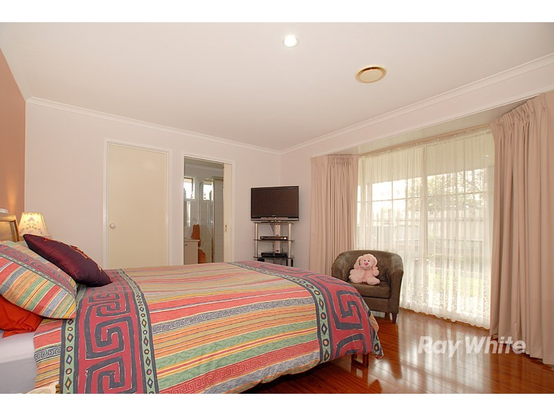 9 Bogong Close, Hallam VIC 3803