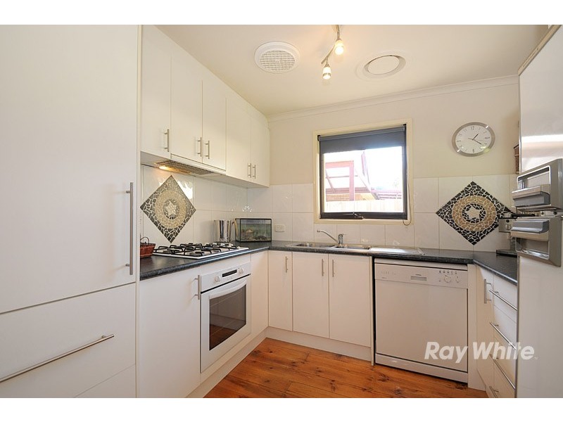 4 Carluke Close, Berwick VIC 3806