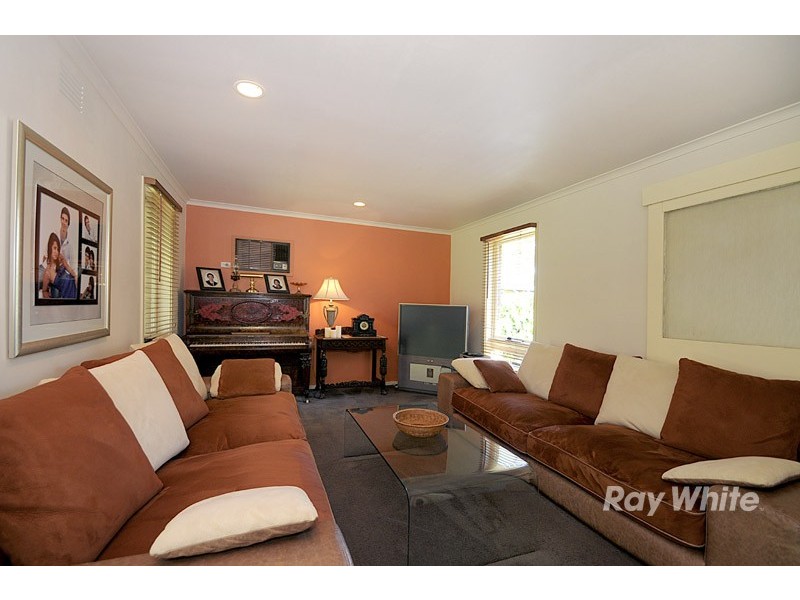 4 Carluke Close, Berwick VIC 3806