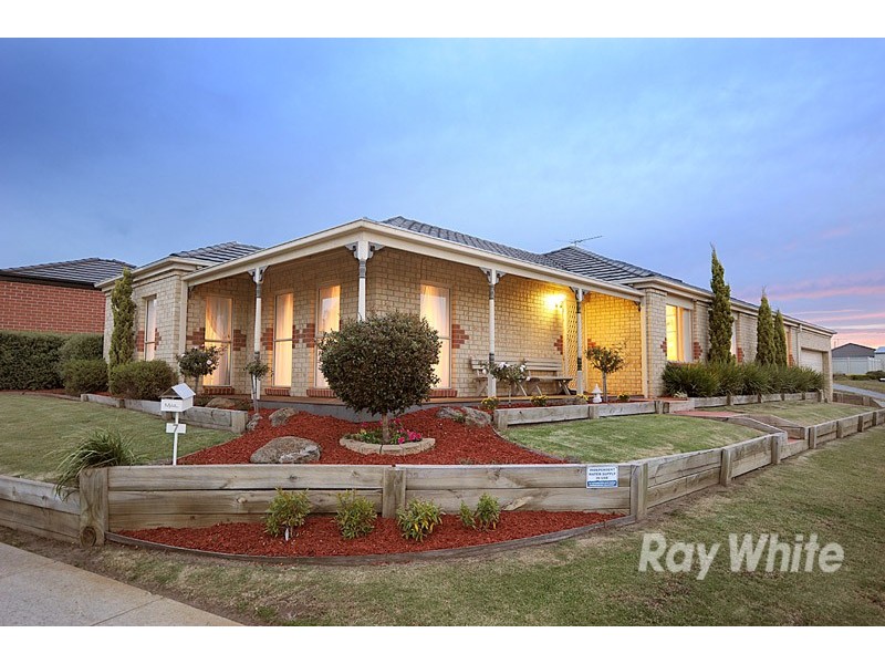7 Willowbank, Cranbourne East VIC 3977