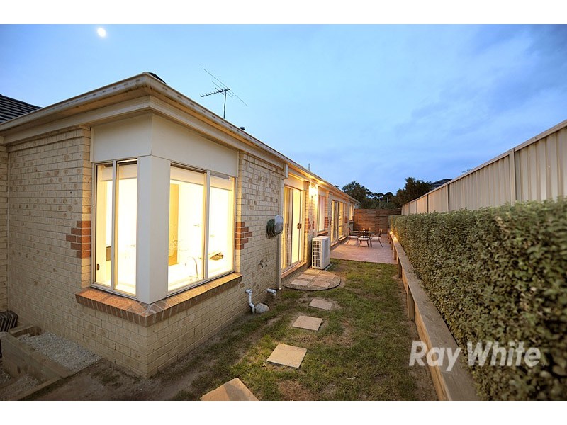 7 Willowbank, Cranbourne East VIC 3977