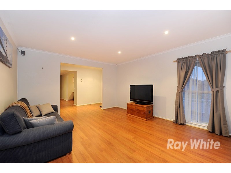 7 Willowbank, Cranbourne East VIC 3977