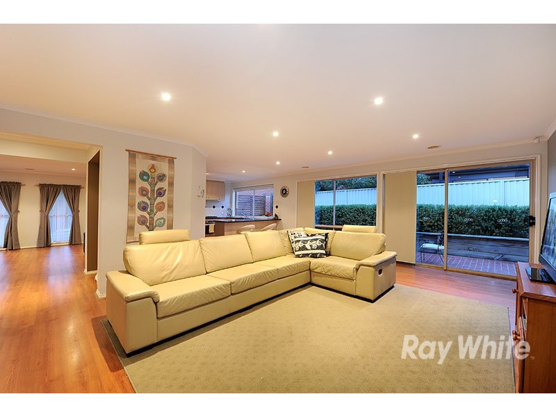 7 Willowbank, Cranbourne East VIC 3977