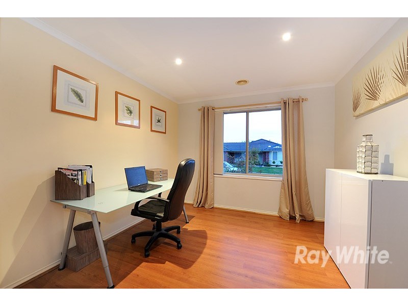 7 Willowbank, Cranbourne East VIC 3977