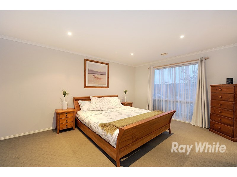7 Willowbank, Cranbourne East VIC 3977