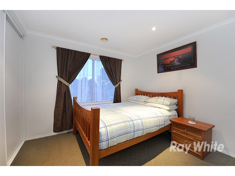 7 Willowbank, Cranbourne East VIC 3977