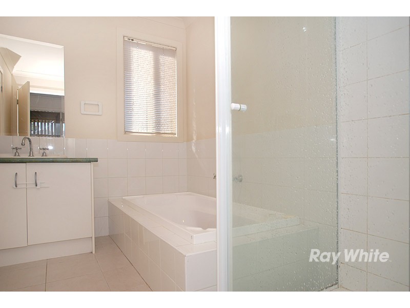 14 Melzak Way, Berwick VIC 3806