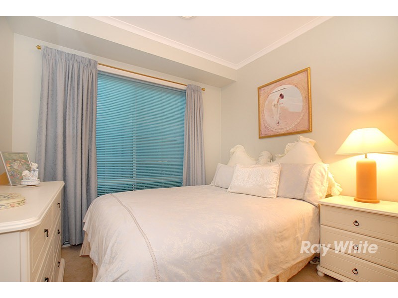 25 Crystal Brook Court, Narre Warren South VIC 3805
