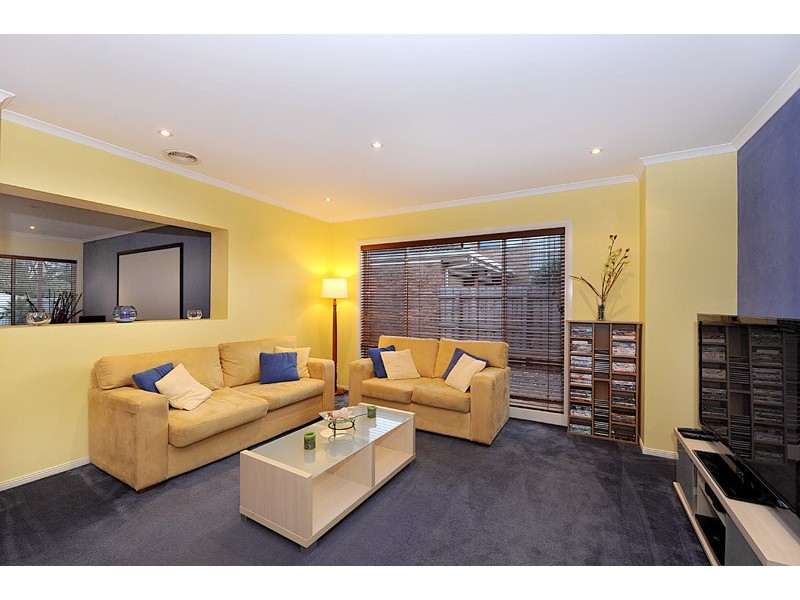 13 Golf Links Road, Berwick VIC 3806