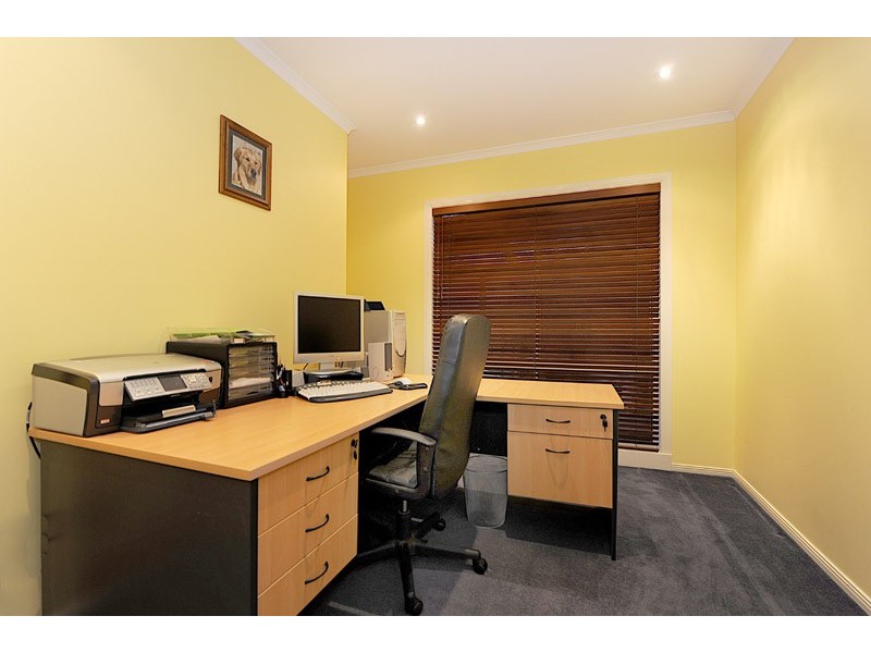 13 Golf Links Road, Berwick VIC 3806