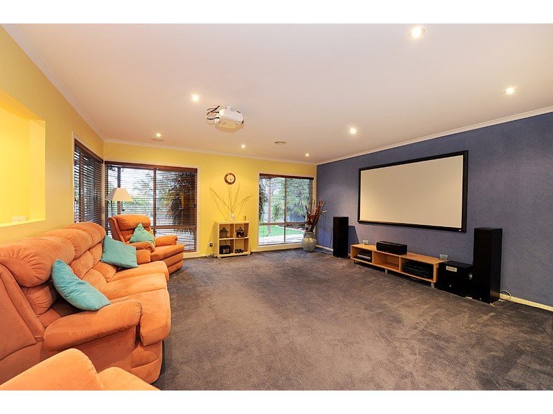 13 Golf Links Road, Berwick VIC 3806