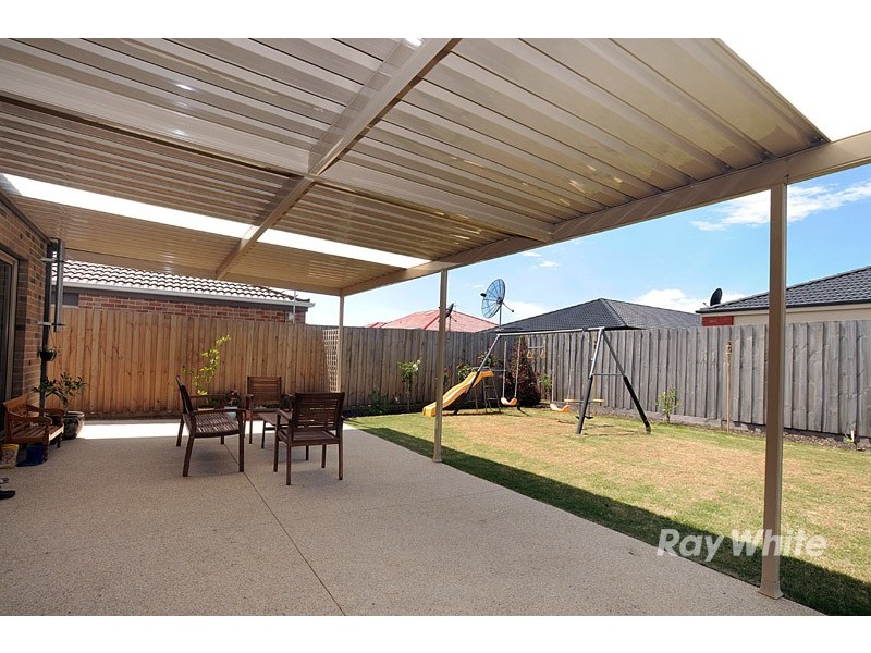 18 Bunbury Avenue, Narre Warren VIC 3805