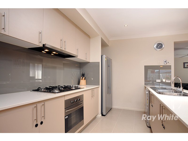 18 Bunbury Avenue, Narre Warren VIC 3805