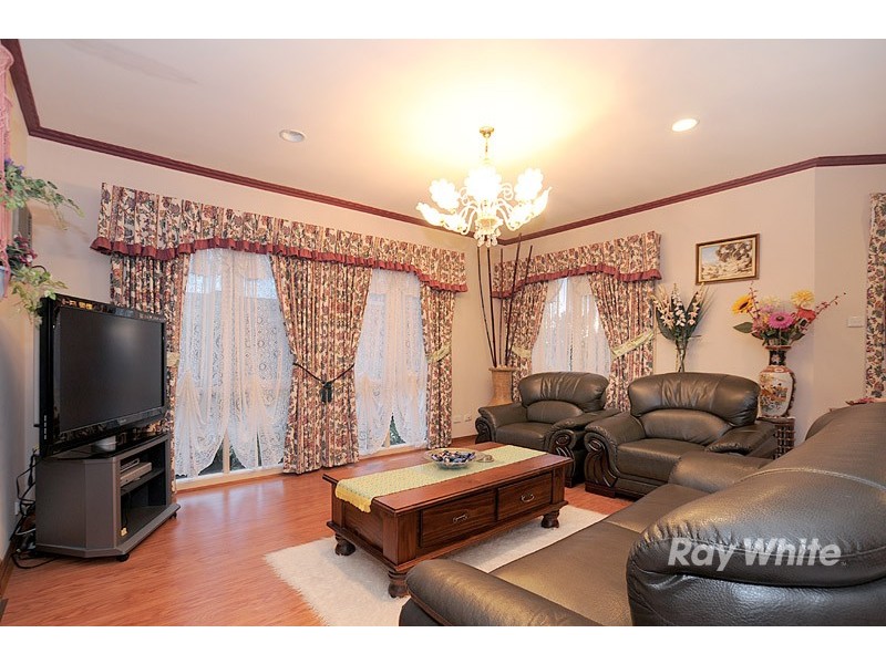 2 Spencer Court, Berwick VIC 3806