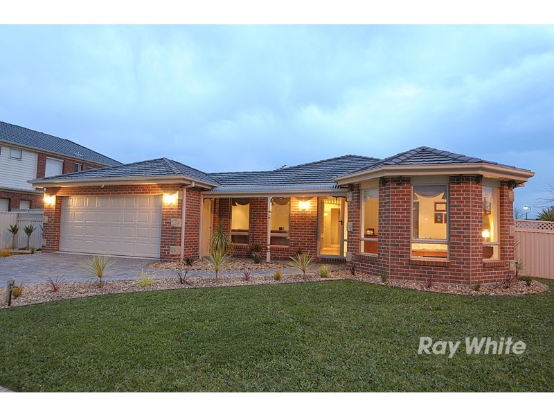 2 Latrobe Avenue, Pakenham VIC 3810