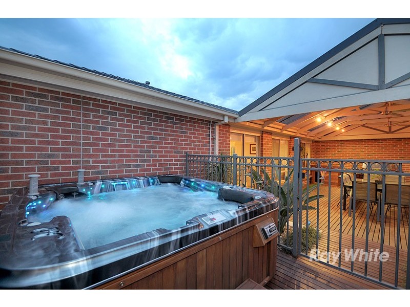 2 Latrobe Avenue, Pakenham VIC 3810