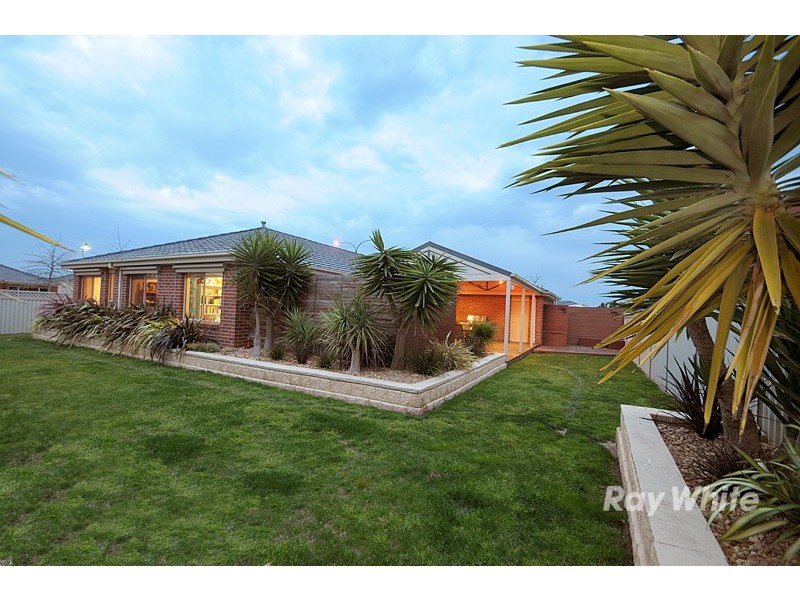 2 Latrobe Avenue, Pakenham VIC 3810