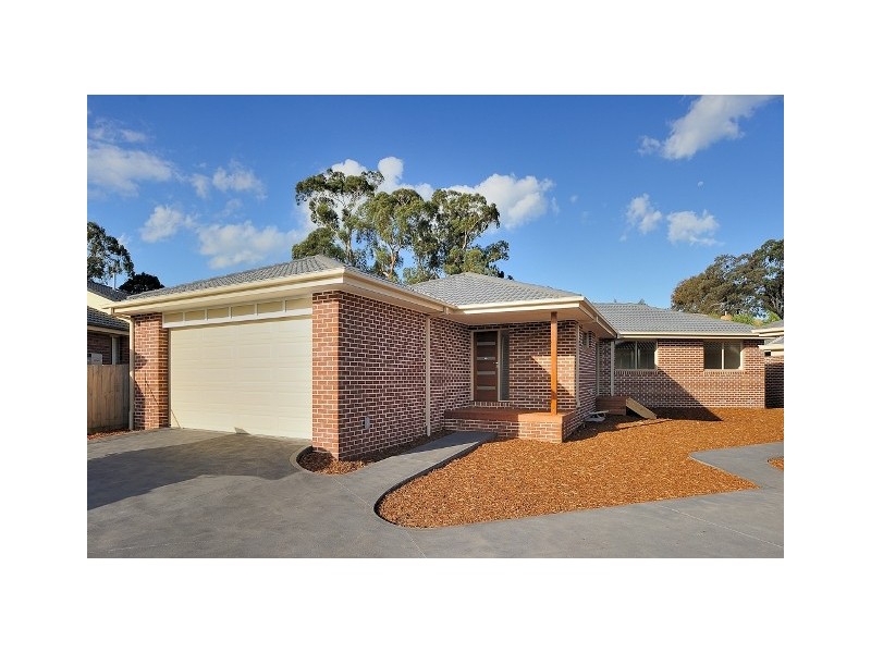 1/4  Palm Square, Drouin VIC 3818