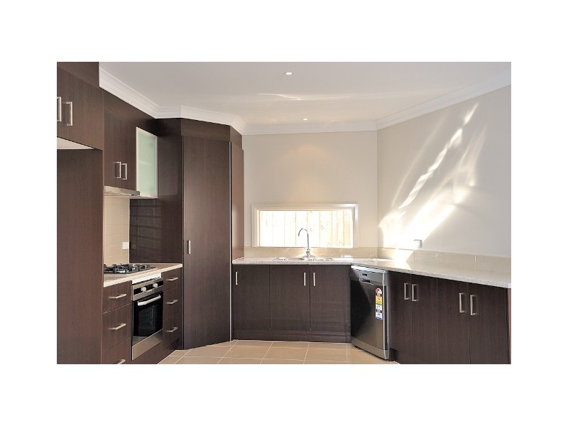 1/4  Palm Square, Drouin VIC 3818