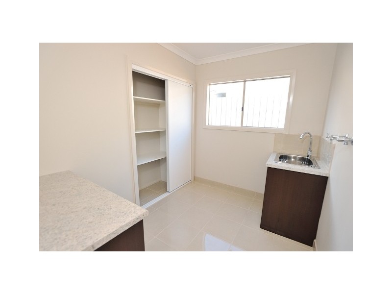 1/4  Palm Square, Drouin VIC 3818