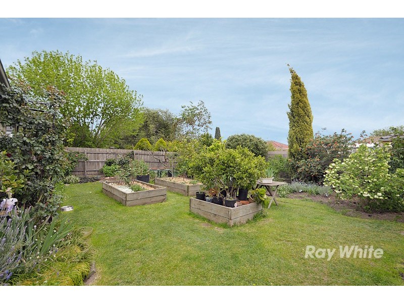 82 Kendall Drive, Narre Warren VIC 3805