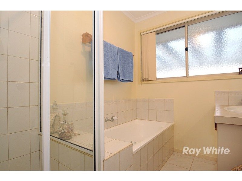 82 Kendall Drive, Narre Warren VIC 3805